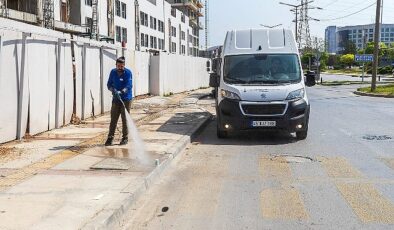 İzmir’de her gün 850 personel 2 bin kilometrelik güzergahı temizliyor