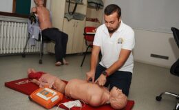 Karşıyaka’da birinci yardım kursları aralıksız devam ediyor