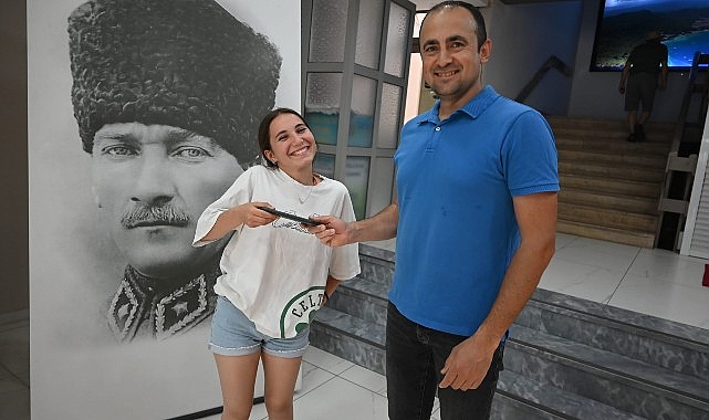 Kaybettiği telefonuna Kemer Belediye çalışanı sayesinde kavuştu