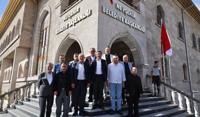 Nevşehir Belediye Başkanı Rasim Arı, Nevşehir Esnaf ve Sanatkarlar Odaları Birliği Lideri Mehmet Pınarbaşı ve ile birliğe bağlı oda liderlerini konuk etti