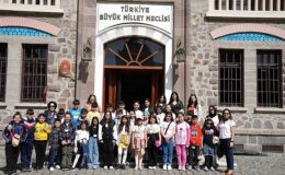 TEGV öğrencileri İstanbul ve Ankara’da Zirve Kurumsal Tahliller ile buluştu ”Hayalini kurduğumuz meslekler için daha çok çalışacağız”