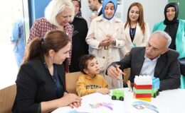 Küçükçekmece’de Bi’Mola Manisiz Ömür Merkezi’ni hizmete açtı