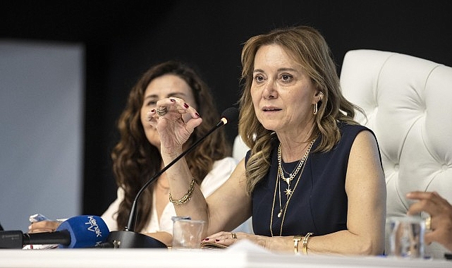 Lider Memnun muhtarlarla bir ortaya geldi