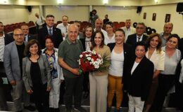 Lider Ünsal kenti muhtarlarla birlikte yönetiyor