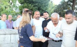 Aydın Büyükşehir Belediyesi, Kurban Bayramı hasebiyle bayram namazı sonrası vatandaşlarla bayramlaştı