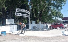 Burhaniye Belediyesi, yaklaşan Kurban Bayramı öncesinde ilçedeki mezarlıklarda kapsamlı paklık ve bakım çalışmaları gerçekleştirdi
