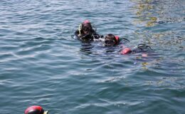 İBB, Etraf Haftası ve 8 Haziran Marmara Denizi Günü kapsamında Ortaköy Vapur İskelesi önünde farkındalık yaratan bir aktifliğe imza attı