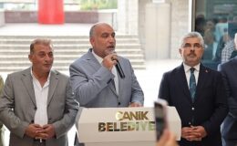 Lider İbrahim Sandıkçı: “Kurban Bayramı’nın gönül coğrafyamızda huzur ve barışa vesile olmasını temenni ediyorum”