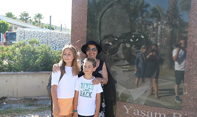 Gazeteci Müellif Teoman Erel 30. vefat yıldönümünde unutulmadı